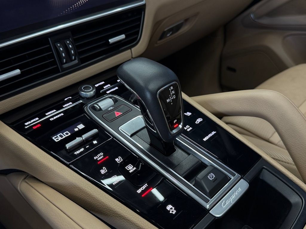 Used 2023 Porsche Cayenne Platinum Edition AWD/4WD image 22