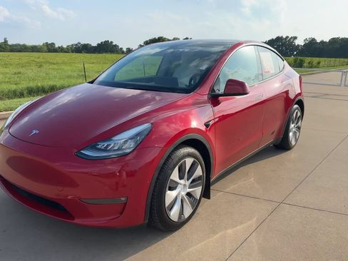 Used 2021 Tesla Model Y Long Range AWD/4WD image 5