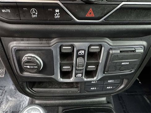 Used 2021 Jeep Gladiator Sport image 6