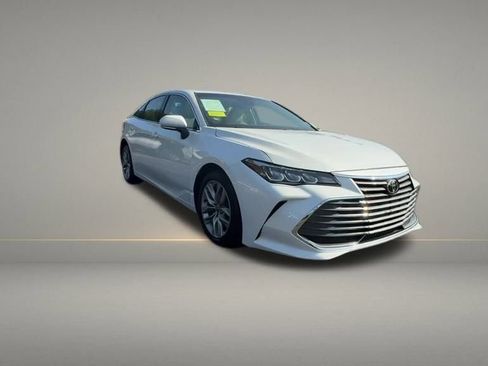Used 2022 Toyota Avalon XLE w/ Moonroof Package image 43