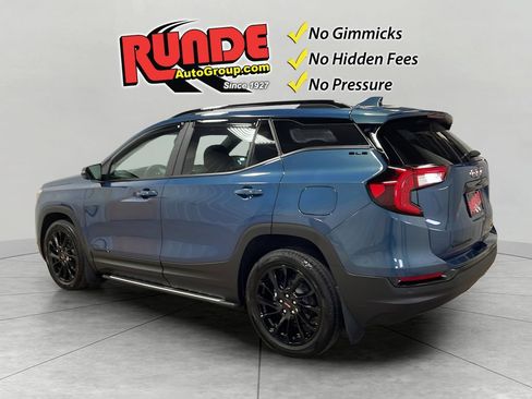 Used 2024 GMC Terrain SLE w/ Driver Convenience Package AWD/4WD image 4