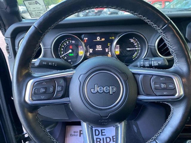 Used 2021 Jeep Wrangler Unlimited Sahara w/ Dual Top Group AWD/4WD image 9