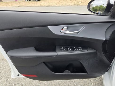 Used 2023 Kia Forte LXS w/ LXS Technology Package image 17