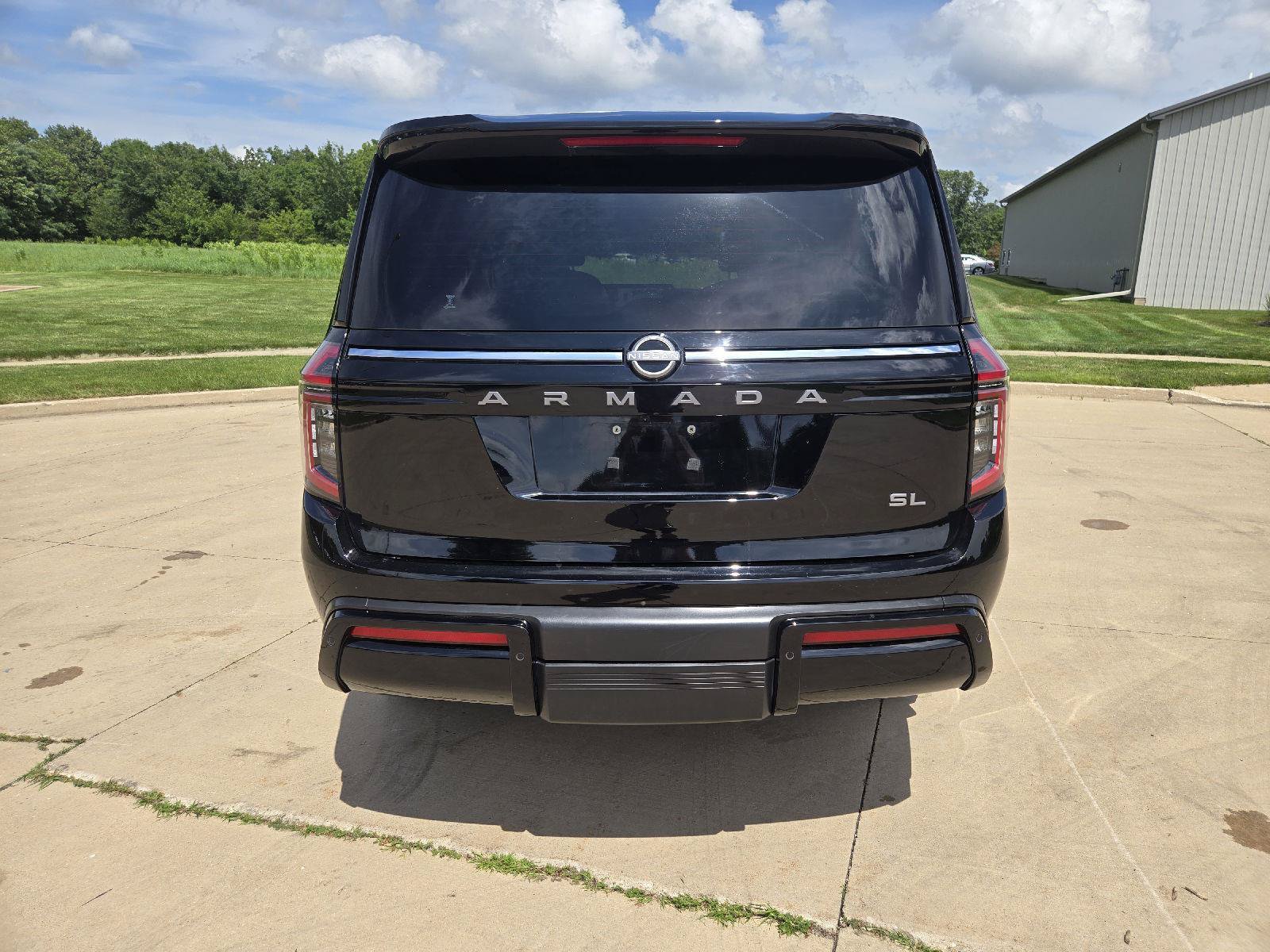 Used 2025 Nissan Armada SL w/ Captain's Chari Seat Package AWD/4WD image 8