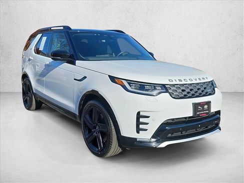 Certified 2023 Land Rover Discovery Metropolitan Edition image 3