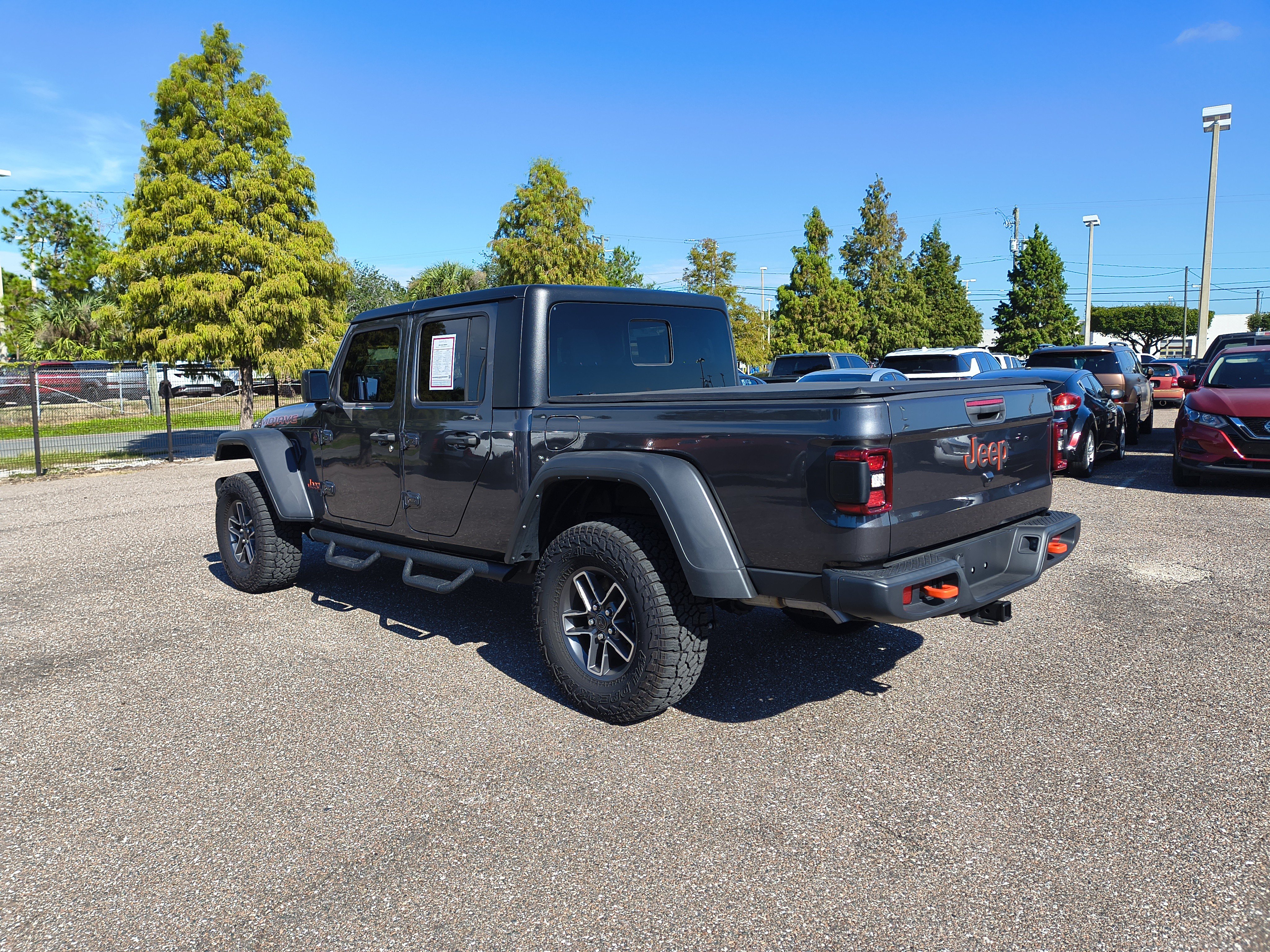 Used 2024 Jeep Gladiator Mojave AWD/4WD image 6
