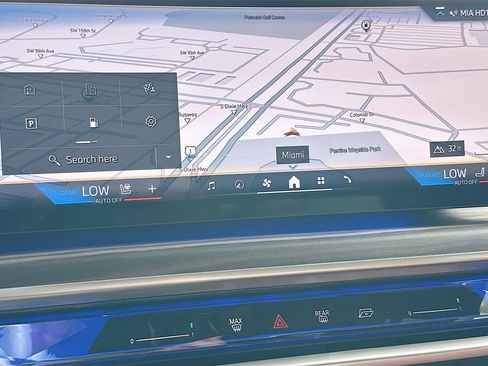 Certified 2024 BMW 740i w/ Executive Package image 13