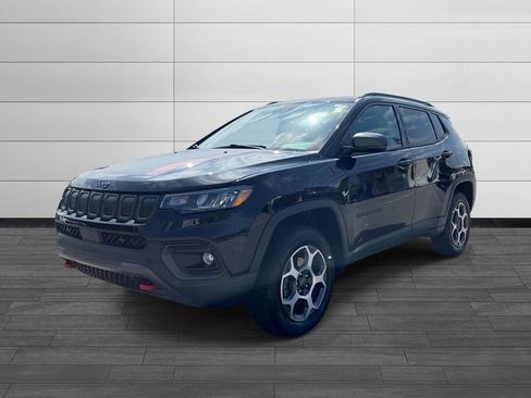 Used 2022 Jeep Compass Trailhawk w/ Sun and Sound Group AWD/4WD image 7