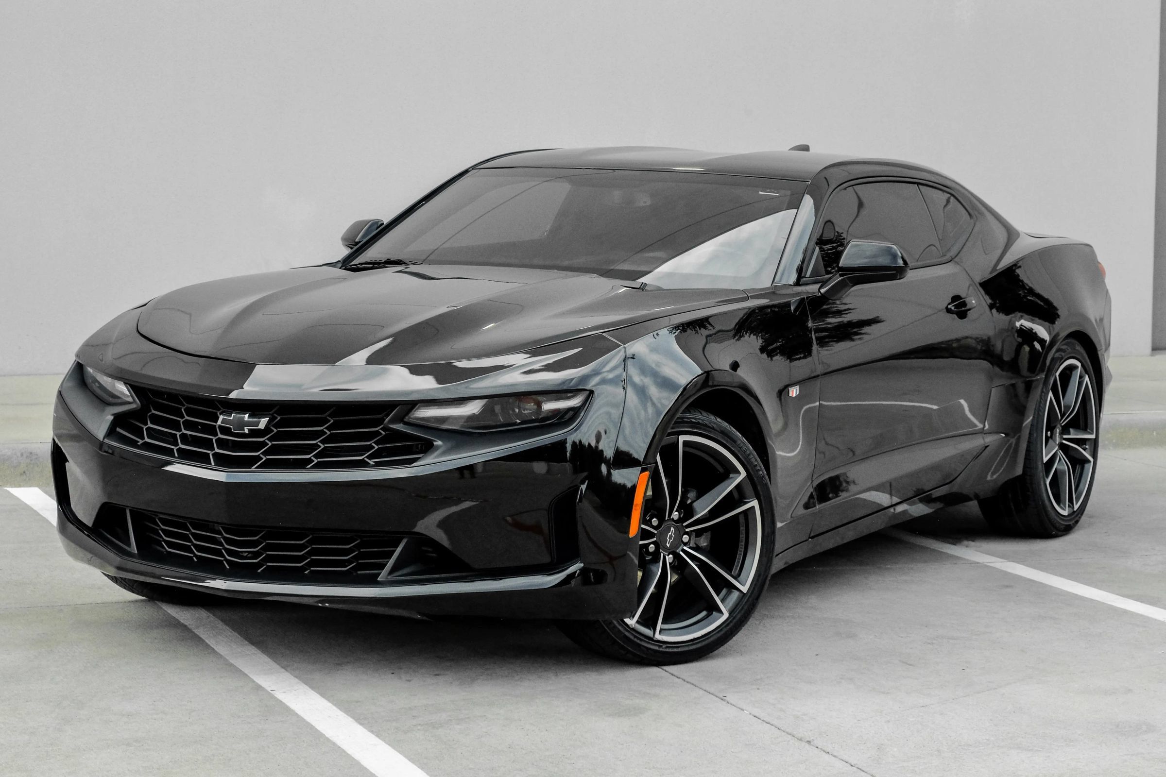 Used 2019 Chevrolet Camaro LT RWD image 13