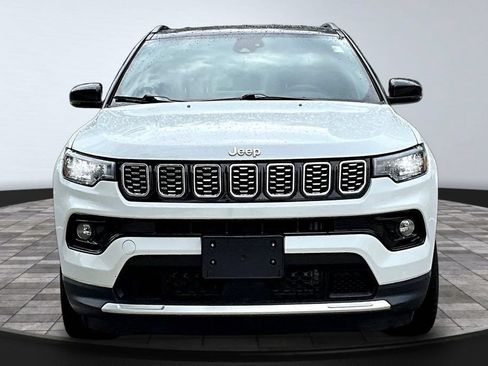 Used 2025 Jeep Compass Limited AWD/4WD image 2