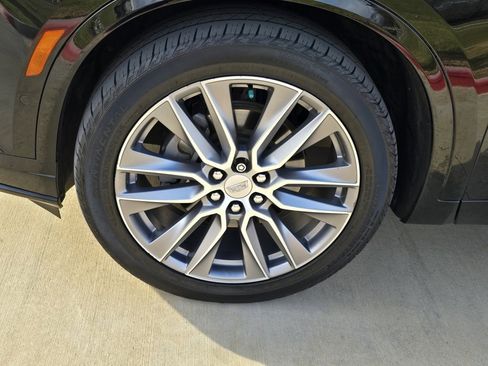 Used 2020 Cadillac XT6 Sport w/ Platinum Package image 9