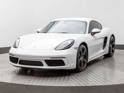 Used 2018 Porsche 718 Cayman image 2