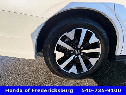 Certified 2025 Honda Odyssey EX-L image 13