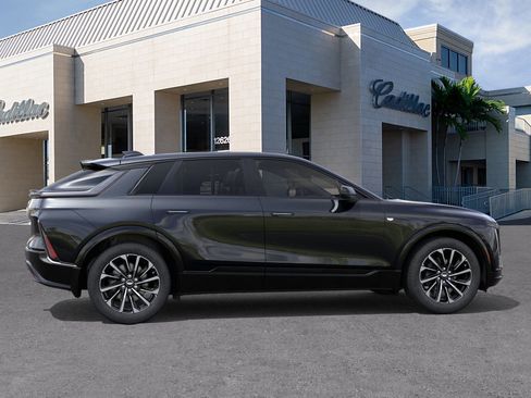 New 2025 Cadillac Lyriq Sport image 5