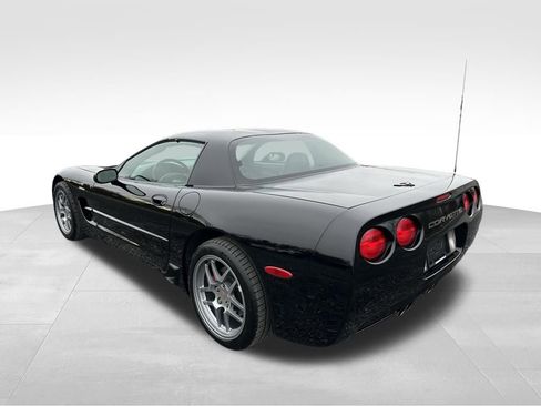 Used 2001 Chevrolet Corvette Z06 w/ Memory Pkg image 11