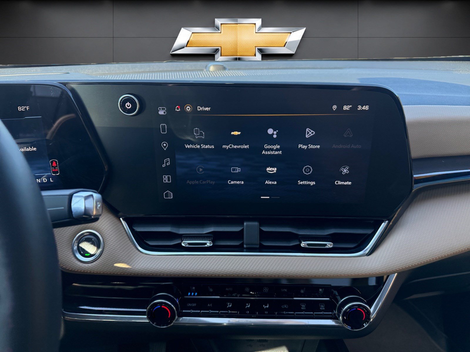 Used 2025 Chevrolet Equinox ACTIV w/ Safety and Technology Package AWD/4WD image 27