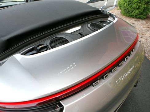 Used 2024 Porsche 911 Carrera w/ Premium Package RWD image 18