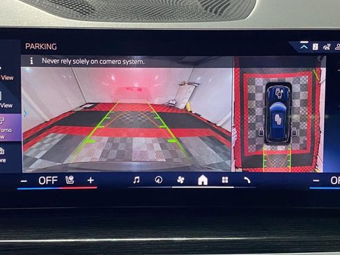 Used 2024 BMW X5 xDrive40i w/ M Sport Package image 29