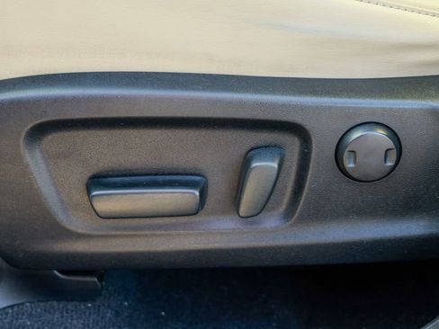 Used 2022 Lexus RX 350L Premium w/ Premium Package image 25