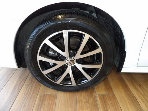 Used 2017 Volkswagen Jetta SE FWD image 10