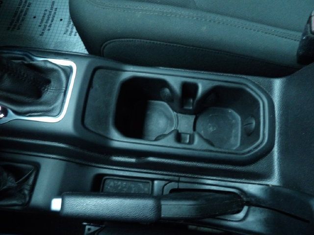 Used 2021 Jeep Wrangler Sport AWD/4WD image 29