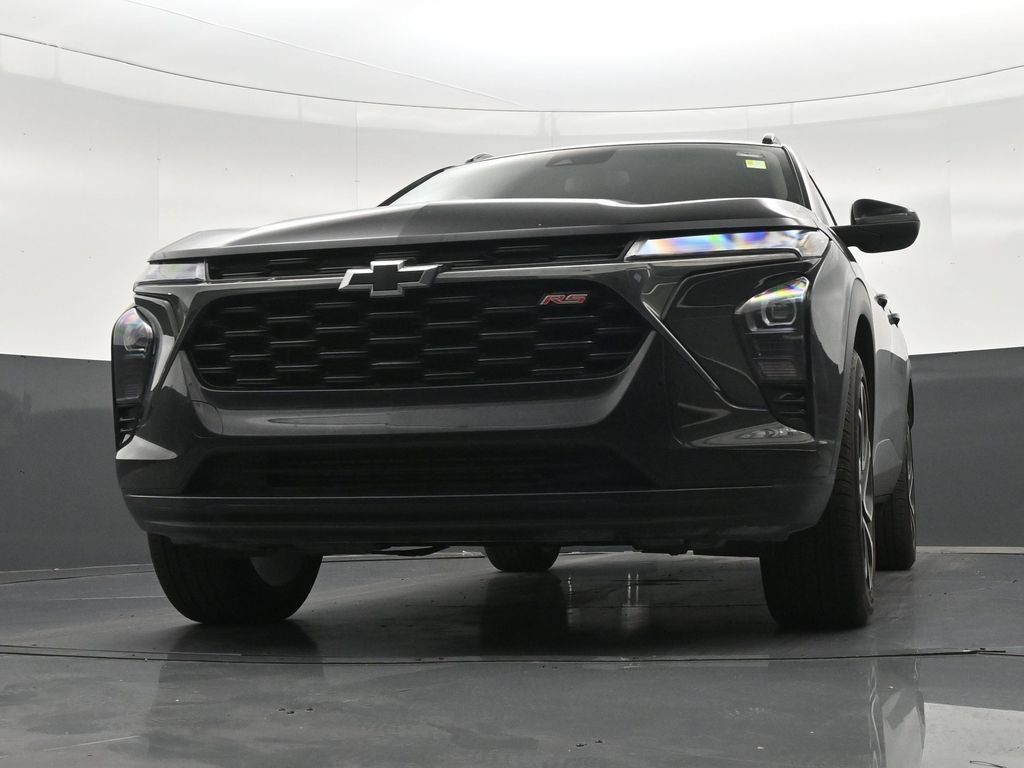 Used 2025 Chevrolet Trax RS w/ Sunroof Package FWD image 31