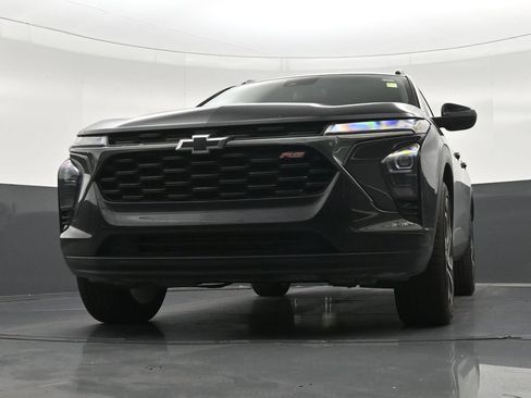 Used 2025 Chevrolet Trax RS w/ Sunroof Package FWD image 31