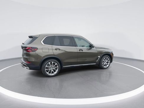 New 2026 BMW X5 xDrive40i w/ Climate Comfort Package image 8
