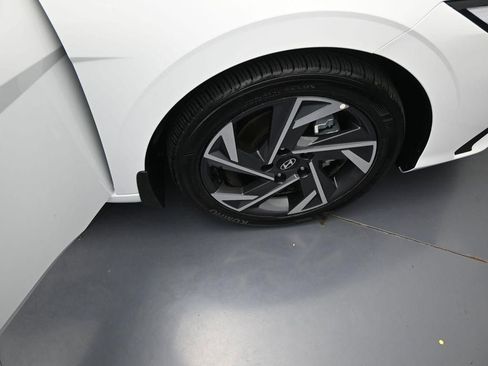 New 2025 Hyundai Elantra Sport image 36