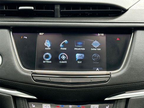 Used 2017 Cadillac XT5 Luxury w/ Driver Awareness Package AWD/4WD image 26