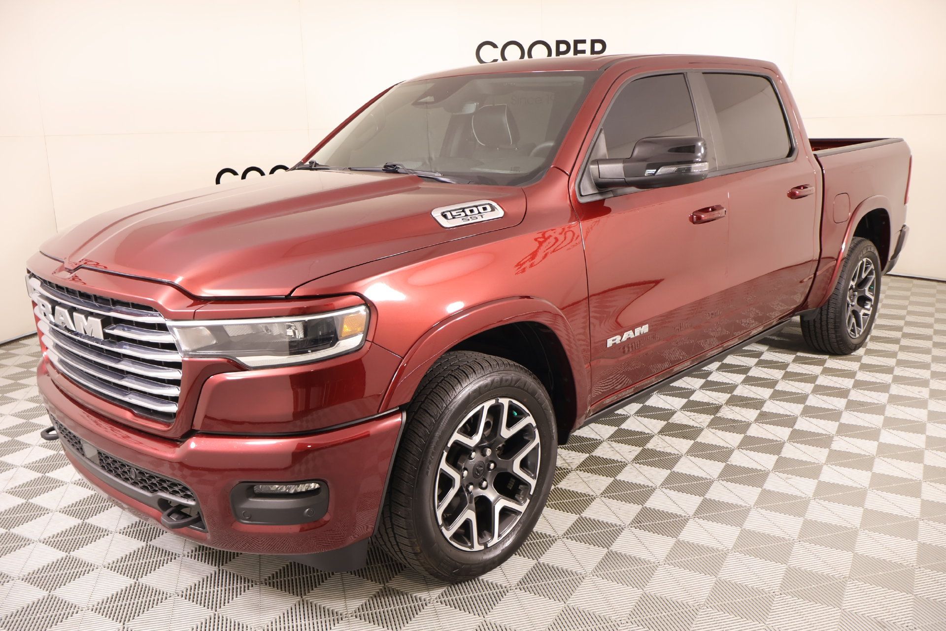 Used 2025 RAM 1500 Laramie w/ Laramie Southwest Edition AWD/4WD image 11