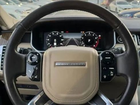 Used 2018 Land Rover Range Rover HSE image 28