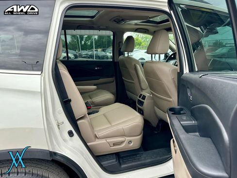 Used 2018 Honda Pilot Elite image 26