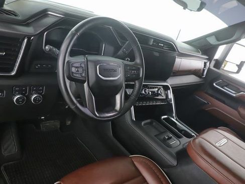 Used 2025 GMC Sierra 2500 Denali Ultimate image 18