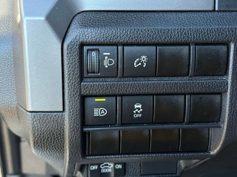 Used 2024 Toyota Tacoma SR5 AWD/4WD image 34