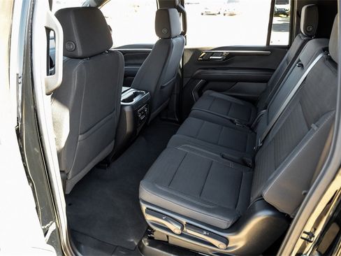 Used 2025 Chevrolet Suburban LS image 39