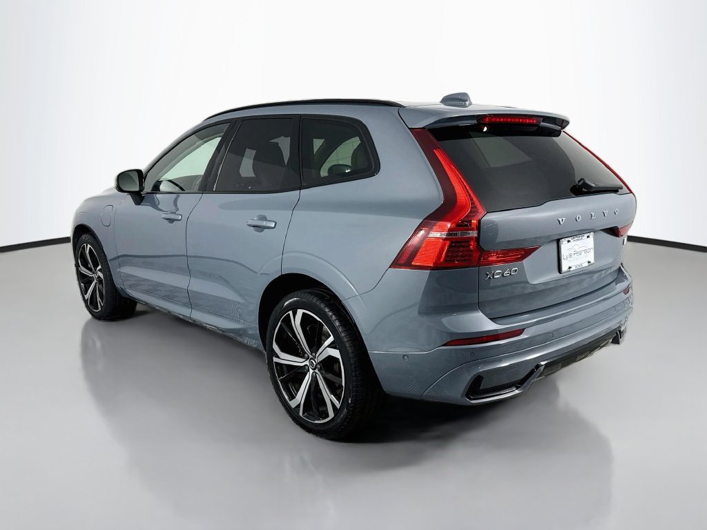 Used 2024 Volvo XC60 T8 Ultimate w/ Climate Package AWD/4WD image 3