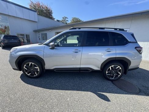 Used 2025 Subaru Forester Limited image 6