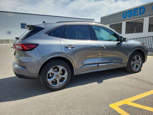 Used 2023 Ford Escape ST-Line w/ Tech Pack #1 AWD/4WD image 4