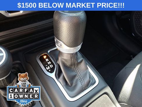 Used 2022 Jeep Wrangler Unlimited Sport AWD/4WD image 17