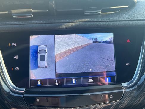 Used 2023 Cadillac XT6 Premium Luxury w/ Technology Package image 6