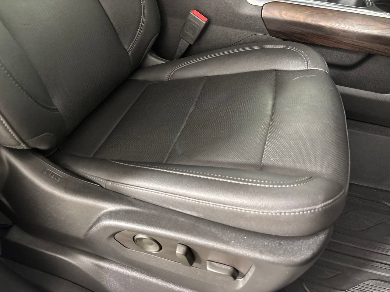 Used 2022 GMC Sierra 1500 SLT AWD/4WD image 32