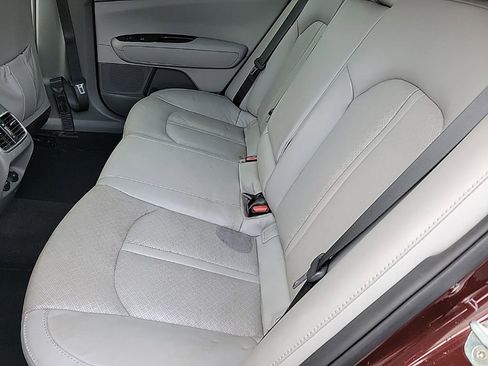 Used 2017 Kia Optima EX w/ Premium Package image 9