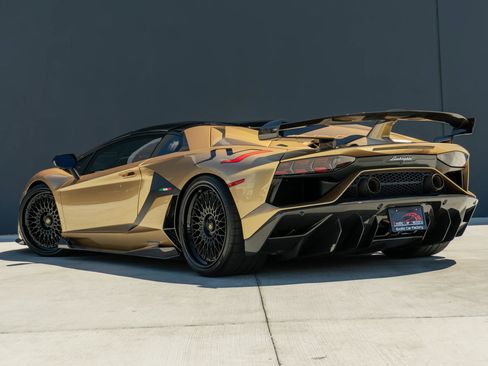 Used 2020 Lamborghini Aventador SVJ AWD/4WD image 49