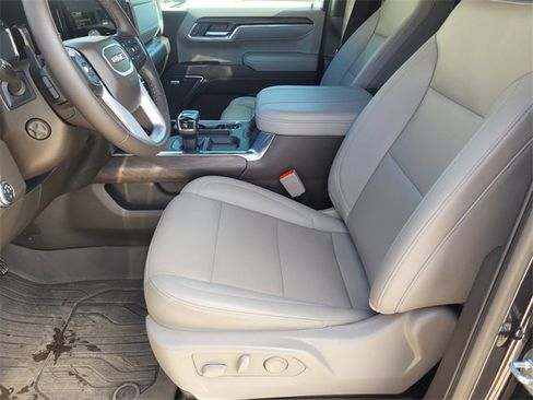 Used 2023 GMC Sierra 1500 SLT image 21