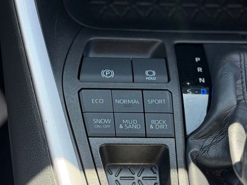 Used 2023 Toyota RAV4 LE AWD/4WD image 19