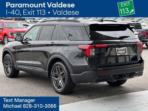 Used 2025 Ford Explorer ST-Line w/ ST-Line Street Pack image 2