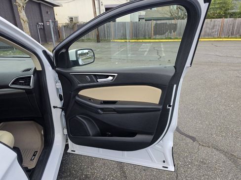 Used 2015 Ford Edge SEL w/ Equipment Group 201A AWD/4WD image 35