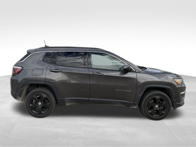 Used 2020 Jeep Compass Latitude w/ Cold Weather Group AWD/4WD image 6