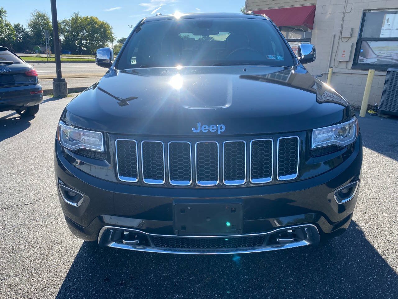 Used 2015 Jeep Grand Cherokee Overland AWD/4WD image 8